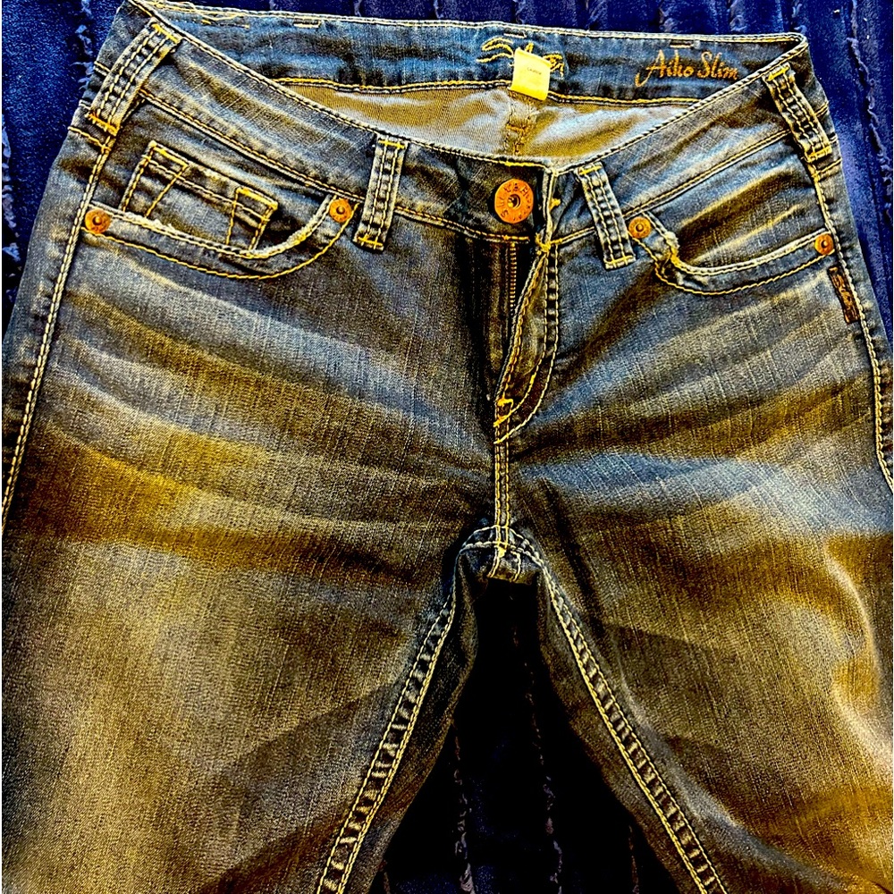 Silver Jeans Aiko Slim women’s size 30 jeans.